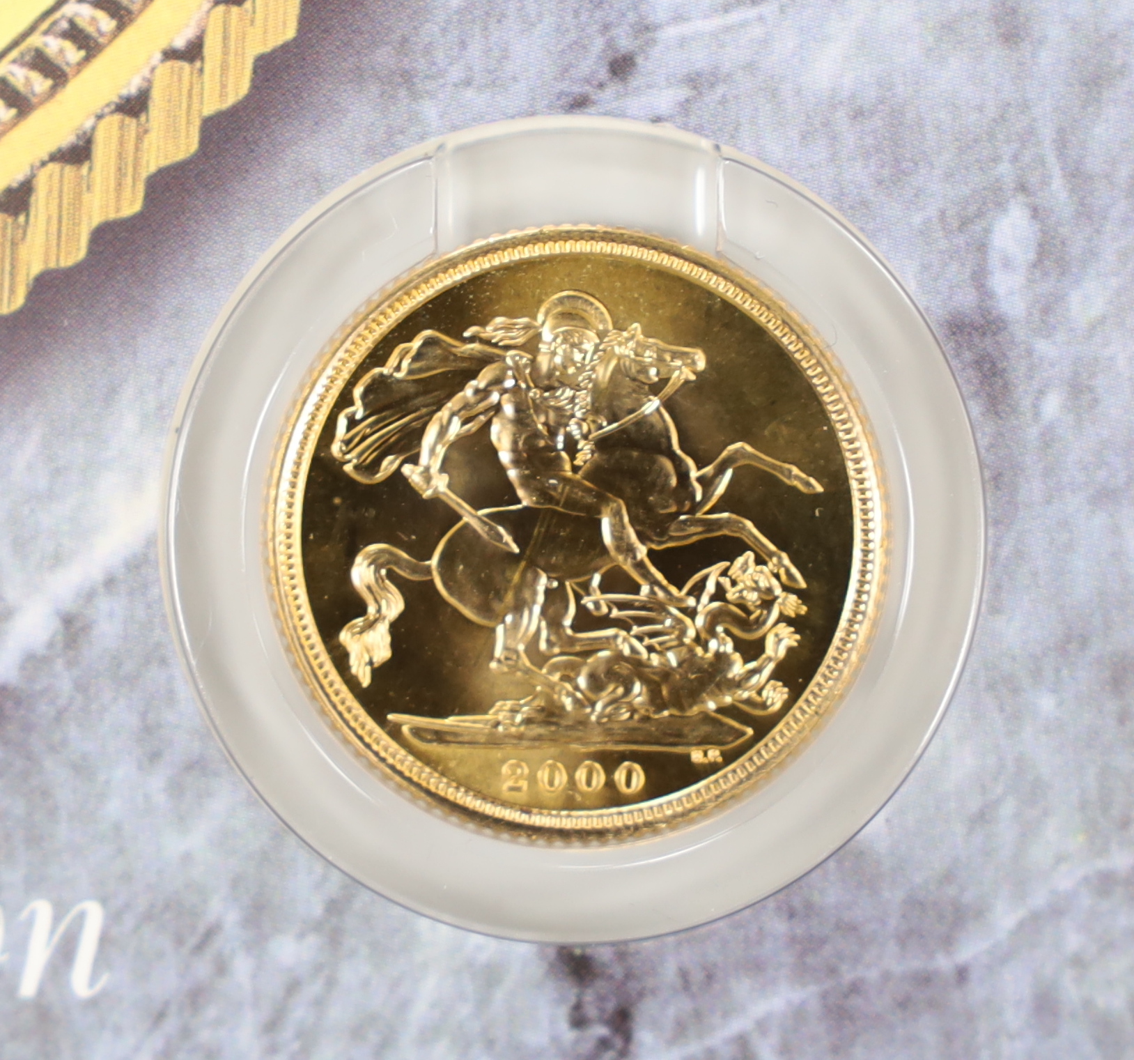An Elizabeth II 2000 gold sovereign, in presentation card.